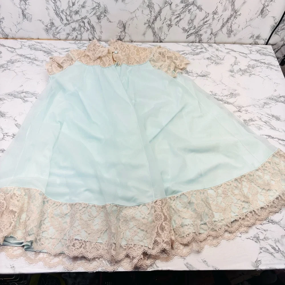 Vintage 1960s pale blue chiffon peignoir nightgown robe delicate lace sleeves - Picture 9 of 15